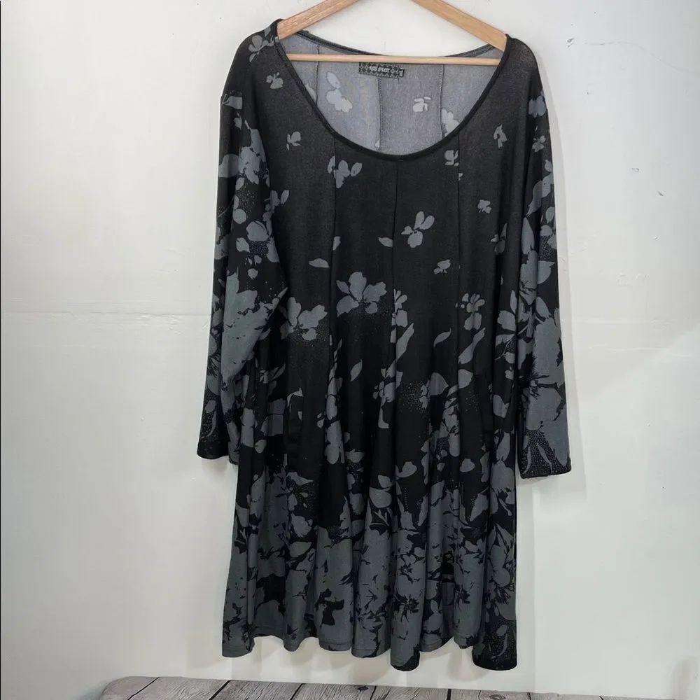 Baby Doll Gray and Black Floral Long Sleeve Dress size with pockets size 3X